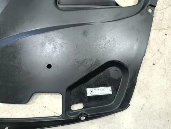Yläpuolinen Moottorikansi OEM 067065000 Maserati Quattroporte image 9
