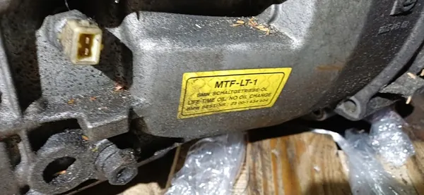 BMW E46 330xd 3.0D xdrive Manuaalivaihteisto Reducerilla OEM 1231456 image 8