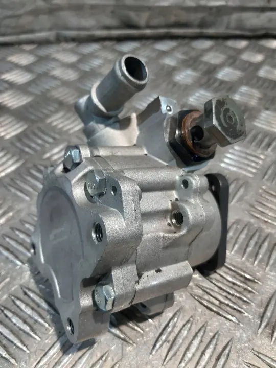 Pompe de direction assistée d'occasion OEM EO-0024393 Audi A6 image 3