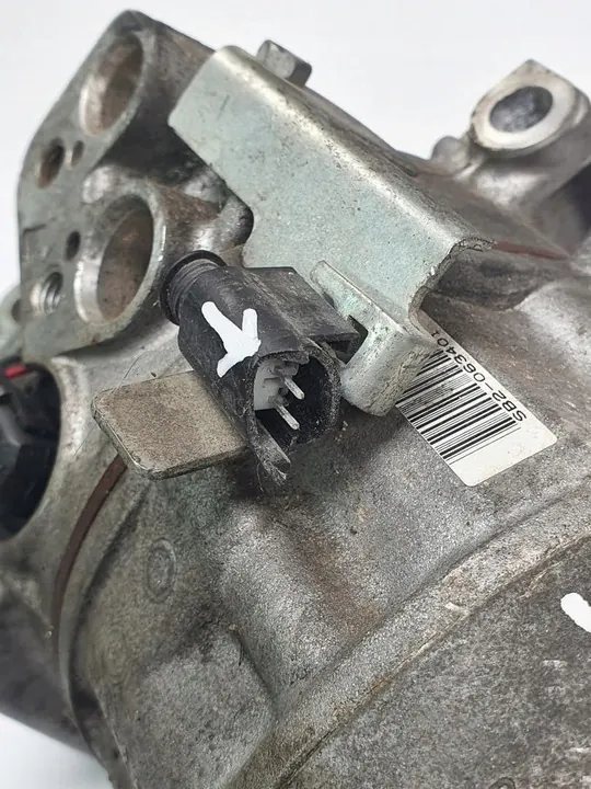 Compresor de aire acondicionado Mercedes-Benz OE A0022304711 image 2