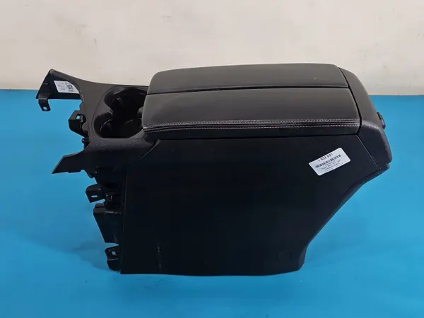 Reposabrazos túnel OEM 9831817180 para Peugeot 3008 II image 2