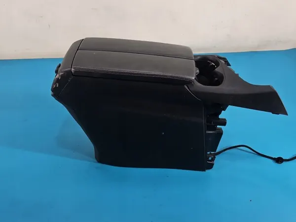 Reposabrazos túnel OEM 9831817180 para Peugeot 3008 II image 3