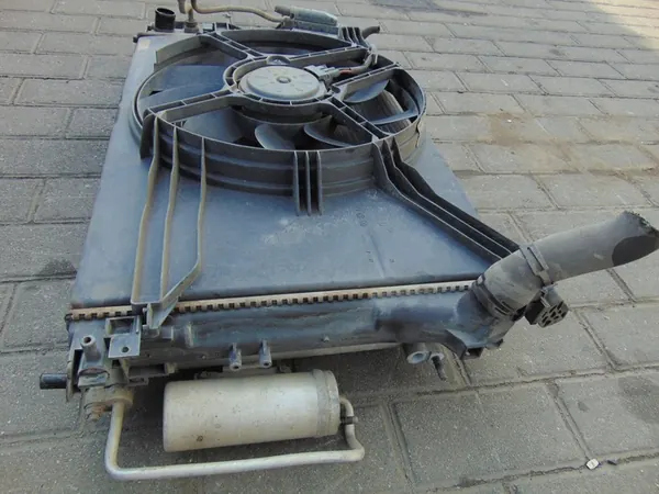 Jäähdyttimen ja tuulettimen komplekti Opel Signum Vectra C 2.2 Direct image 3