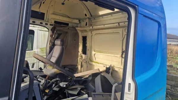 Cabine Scania R OEM 17302630 - État Utilisé image 4