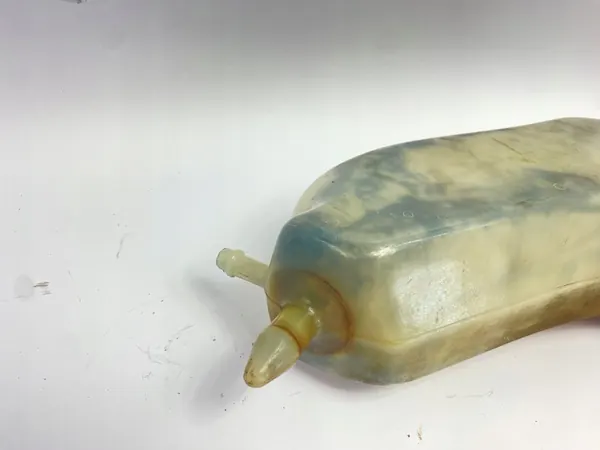 Servolenkungsflüssigkeitsbehälter Mercedes W124 0009899103 image 7