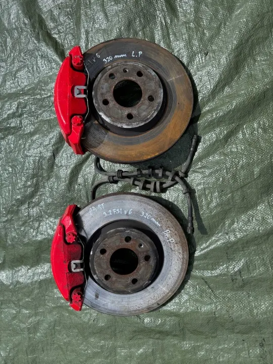 Audi OE Remschijven & Remklauwen Set OEM 8K0105S image 2