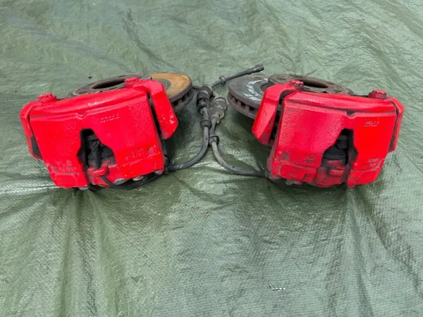 Audi OE Remschijven & Remklauwen Set OEM 8K0105S image 3