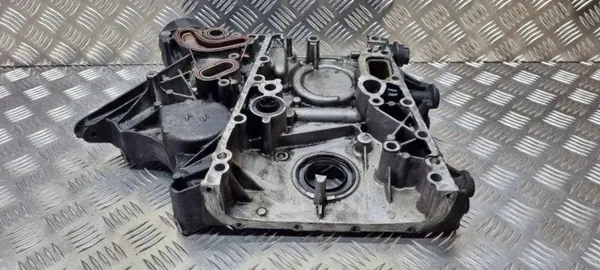 Jakoketjun kansi OEM R6460150602 Mercedes-Benzille image 3