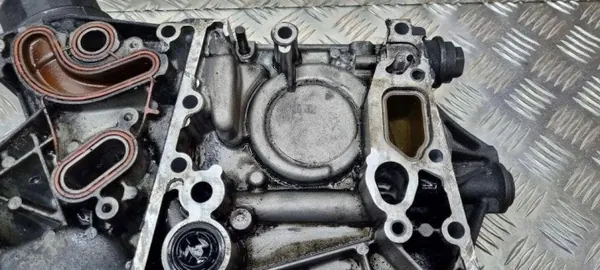 Jakoketjun kansi OEM R6460150602 Mercedes-Benzille image 5