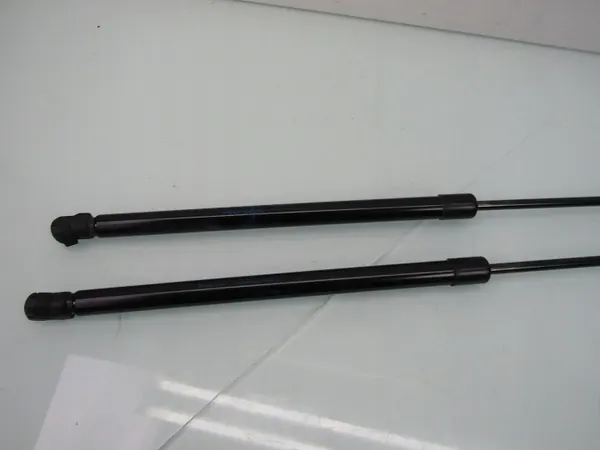 OEM 81831-Q0410 Amortiguadores de Portón para Hyundai Bayon image 4