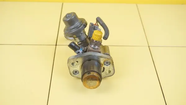 Lexus Bränslepump OEM 4GR-FSE 24SP13 9 för IS250 image 3