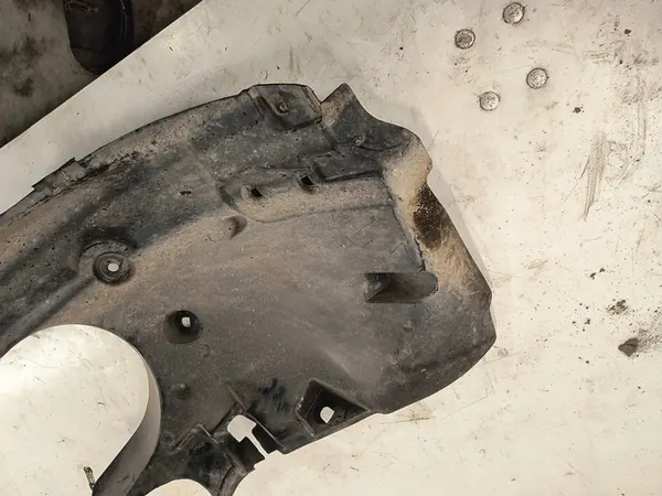 Renault Captur I Left Front Wheel Arch 638431098R image 2