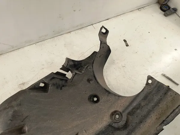 Renault Captur I Left Front Wheel Arch 638431098R image 3