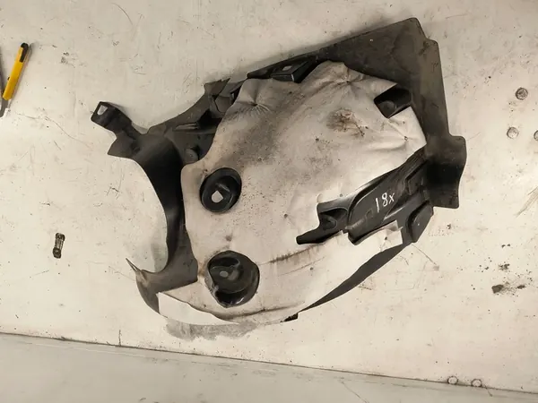 Renault Captur I Left Front Wheel Arch 638431098R image 4