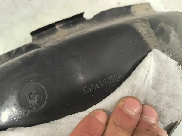 Renault Captur I Left Front Wheel Arch 638431098R image 5