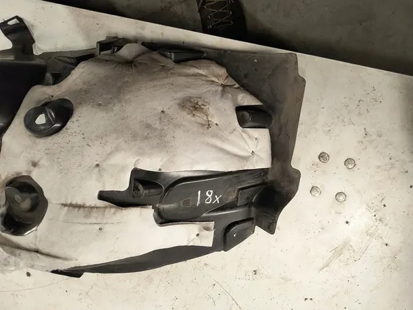 Renault Captur I Left Front Wheel Arch 638431098R image 6