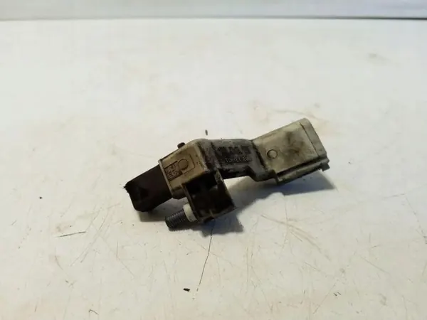 Kampiakselin anturi VW Amarok OEM 03C906433E image 2