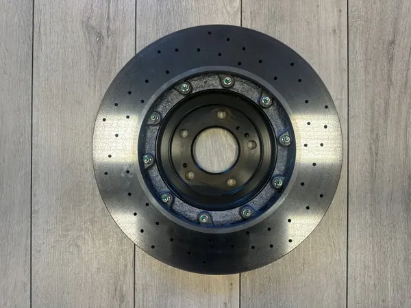 Lamborghini Urus linke hintere Keramik-Bremsscheibe OEM 4M0615601AJ image 4