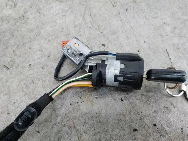 Familiar Peugeot 307 1.6 usado OEM 36353100 image 8