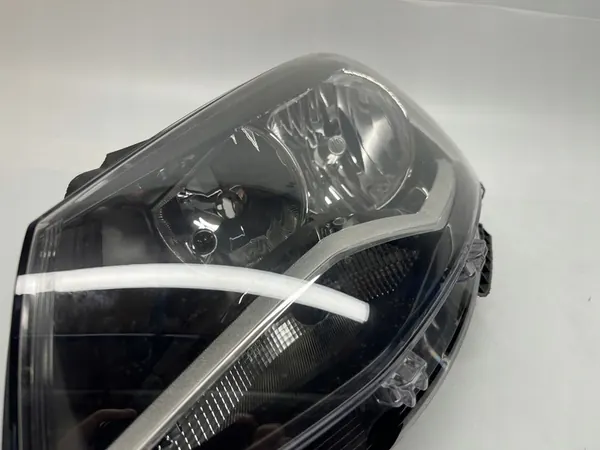 Farol dianteiro esquerdo VW Golf 5U0941007E image 4