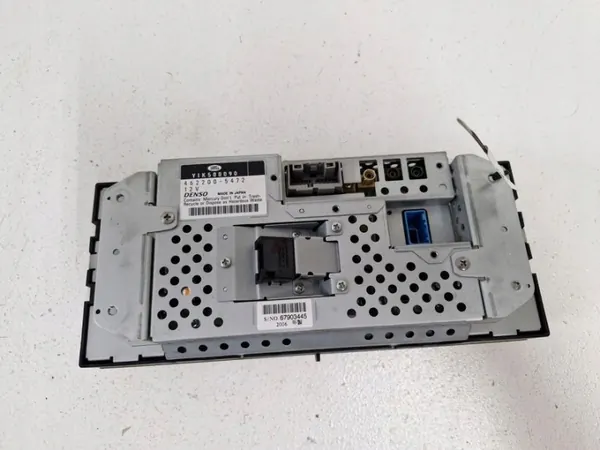 Land Rover YIK500090 Navigationsdisplay Bildschirm image 4