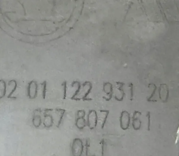 Skoda Scala Etupuskurin Peite OEM 657807061 image 5