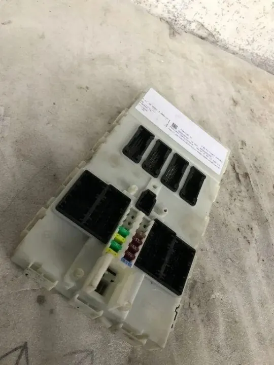 Module Confort BMW OEM 938110501 pour Série 1 F20 image 3