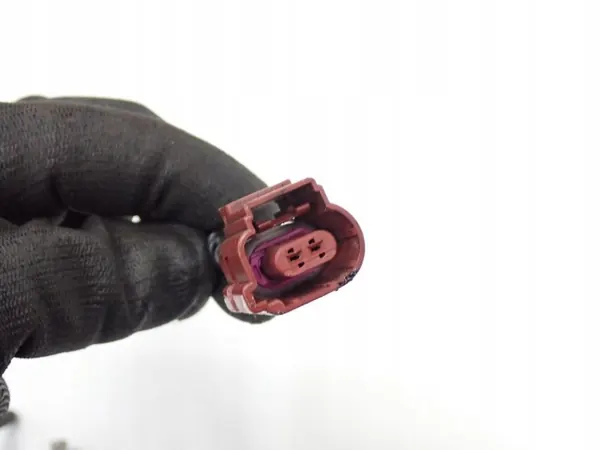 Inyector AdBlue OEM 04L131113P para 2.0 TDI image 3