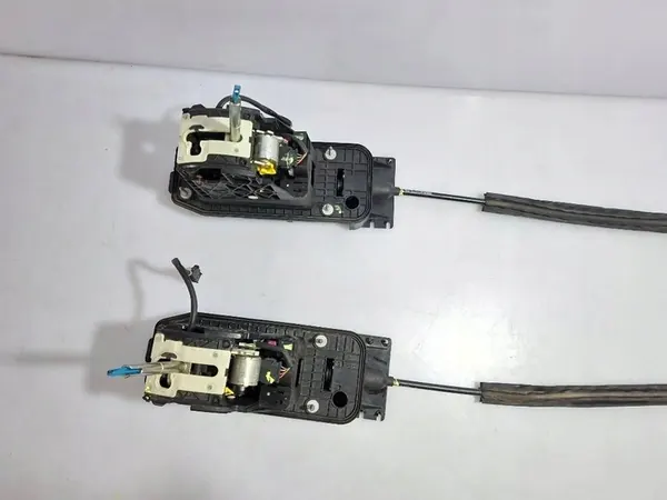 Skoda Octavia Golf VII A3 8P Leon Gear Selector 1K0713265L image 2