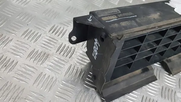Grille de ventilation volant Nissan OE 62322HV80A image 4