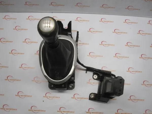 Nissan Juke I F15 Versnellingspook OEM 341011KG0B image 2