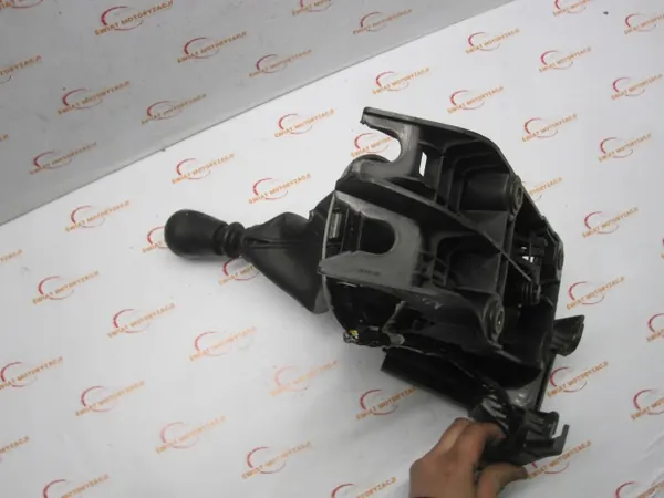 Nissan Juke I F15 Versnellingspook OEM 341011KG0B image 3