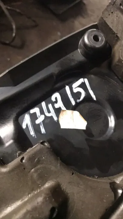 Gebrauchte BMW Motorabdeckung OEM 1745611 für 7er E38 image 3