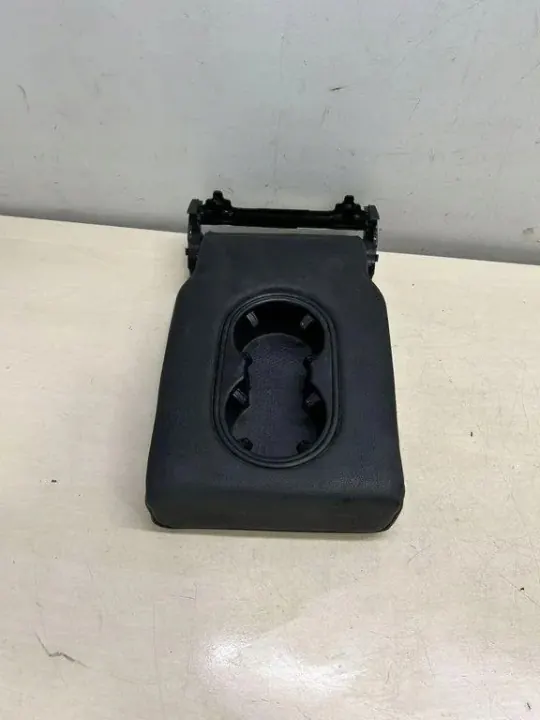 Käsinoja OEM 7P6885081N VW Touareg 7P5 2011 image 2