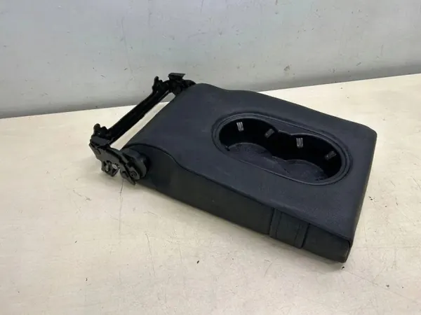 Käsinoja OEM 7P6885081N VW Touareg 7P5 2011 image 4