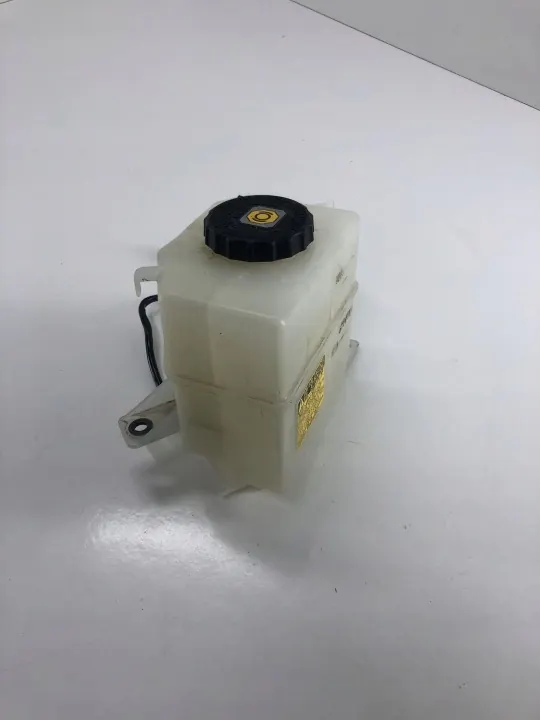 Bremsflüssigkeitsbehälter Toyota RAV4 OEM UVY1461 image 2