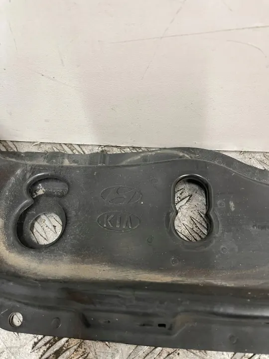 Käytetty etu-vyönvahvike OEM CLC5142 Kia Stonicille image 5