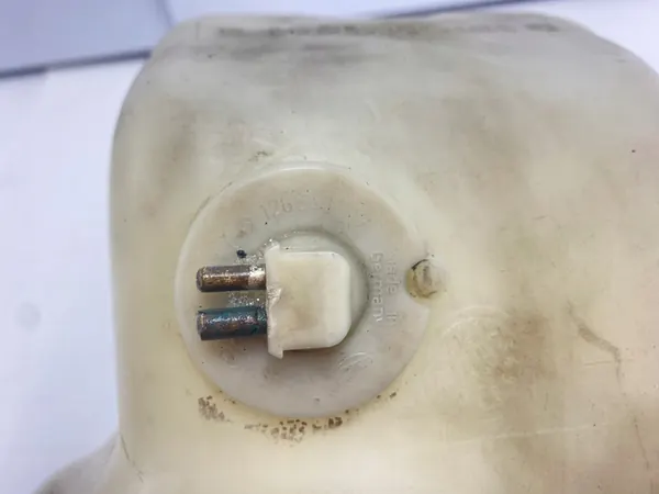 Pyyhkijännestepullot Mercedes W201 190 OEM 2018690620 image 9