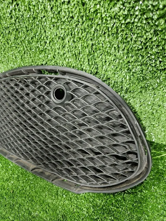 MERCEDES CKLASA W205 AMG Grille de Pare-chocs Droit A2058854023 image 3