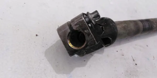 BMW X5 G05 Ohjauspylvään ristinivel OEM 6871959 image 4