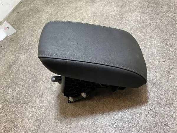 Opel Grandland X Käsinoja Langaton Laturi OEM YP00057177 image 4