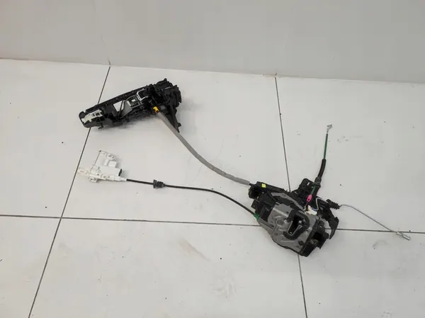 Dörrlås höger fram Mercedes E-Klass W213 AMG OEM image 7