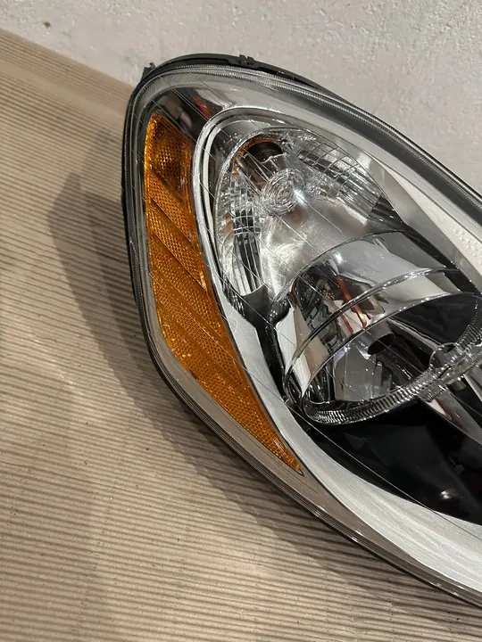 VOLVO XC60 08-13 Oikea Halogeenivalo 30763144 image 2