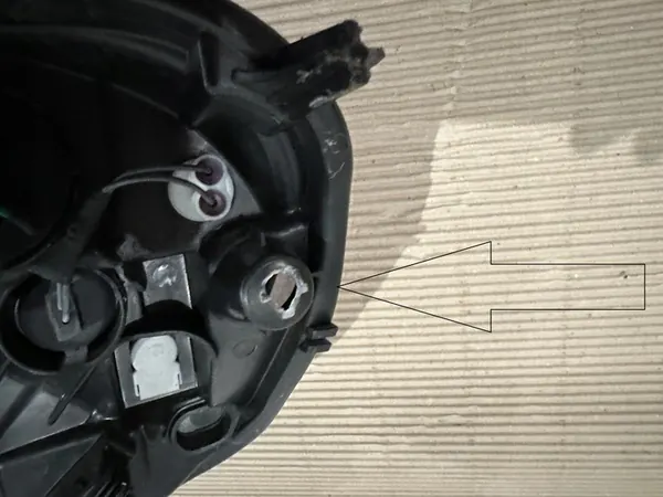 VOLVO XC60 08-13 Oikea Halogeenivalo 30763144 image 8