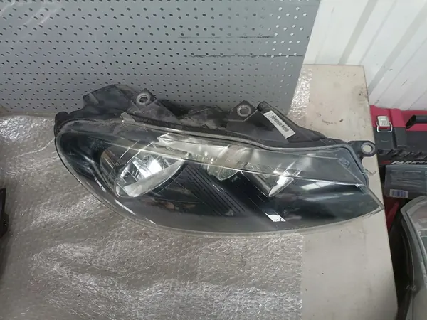 Farol Dianteiro Direito VW Golf VI 5K0941006C image 2