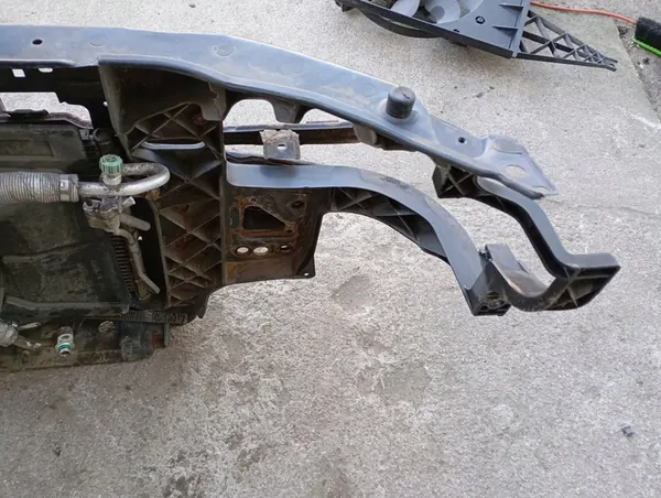 Hyundai Getz 1.1 Framsupport med Kylare image 4