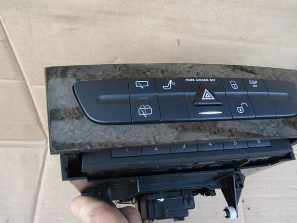 Interruptor OEM KOMBI 03' CD para Mercedes W211 image 3
