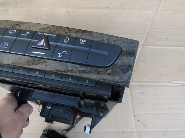 Interruptor OEM KOMBI 03' CD para Mercedes W211 image 4
