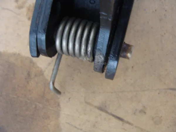 Rolo Inferior Esquerdo Dianteiro OEM 9033Q3 Peugeot 1007 image 9
