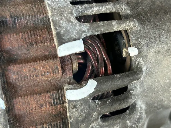 Suzuki Swift IV 1.3 Alternator DENSO image 2